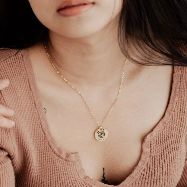 A unique and lovely necklace featuring pet photos such as dogs and cats ♡